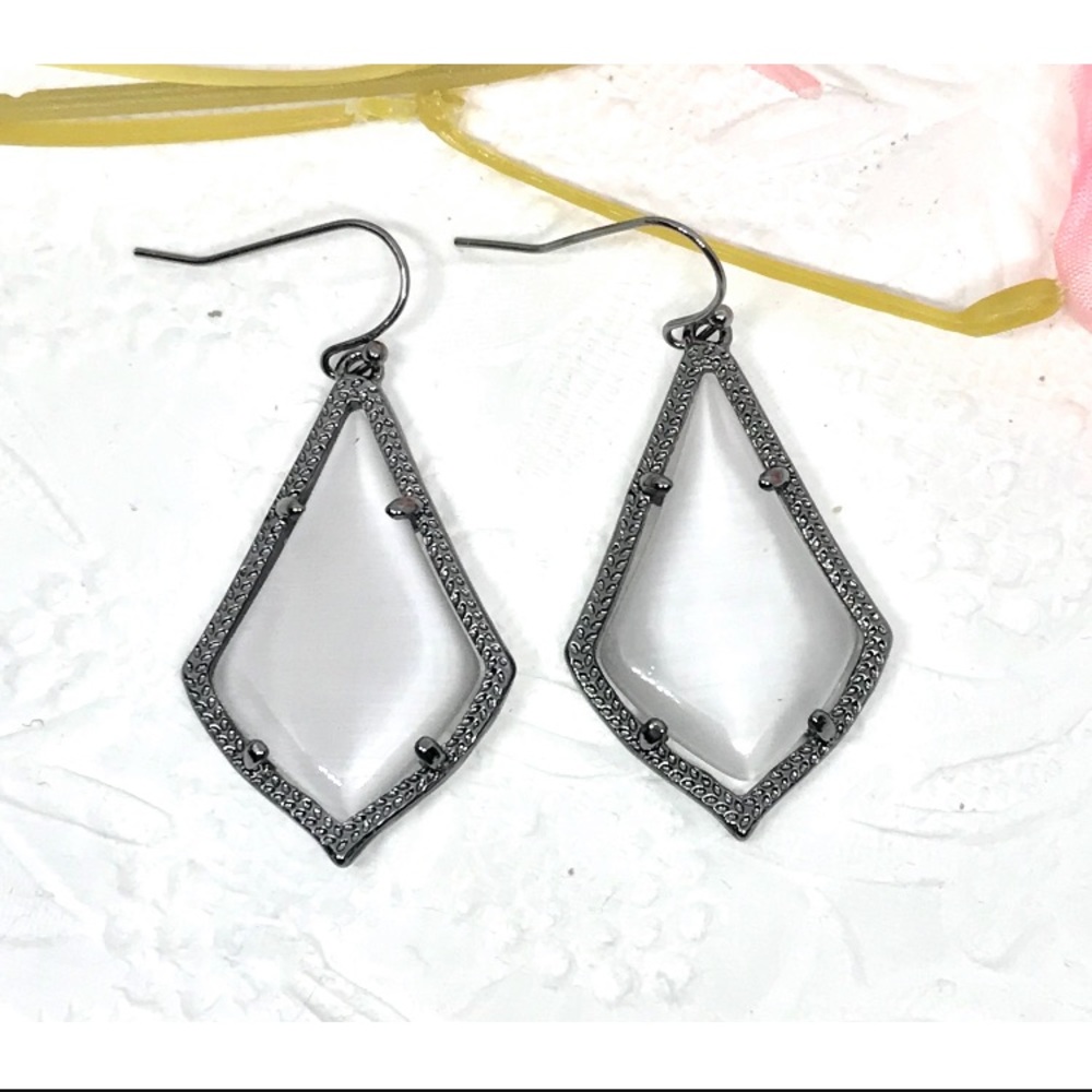 NEW 2” Light Gray marble and Gunmetal drop earring